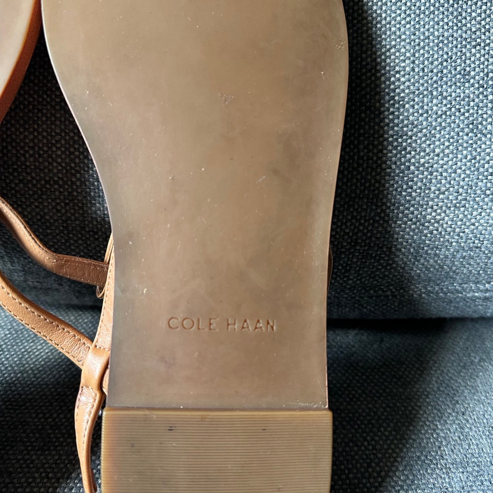 Cole Haan Grand 360 Tan Leather Flat Thong Ankle Strap Sandals
Womens 7.5B - Picture 3 of 6